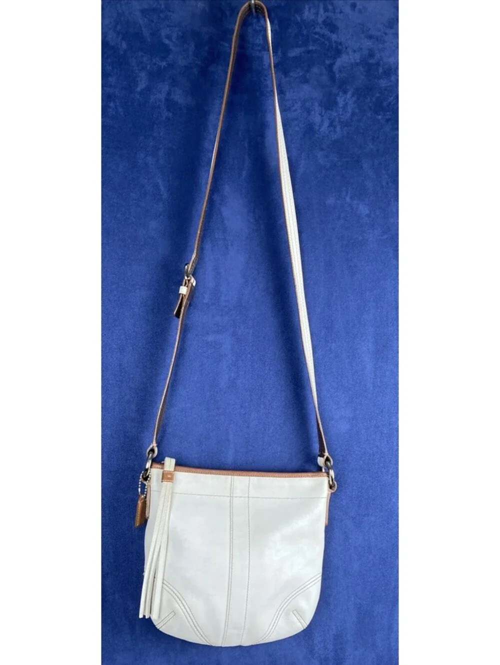 Vg Coach White Crossbody Bucket Purse Brown Trim  Boho